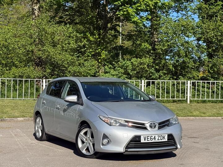 Toyota Auris 1.4 D-4D Excel Euro 5 (s/s) 5dr Toyota Auris 1.4 D-4D Excel Euro 5 (s/s) 5dr