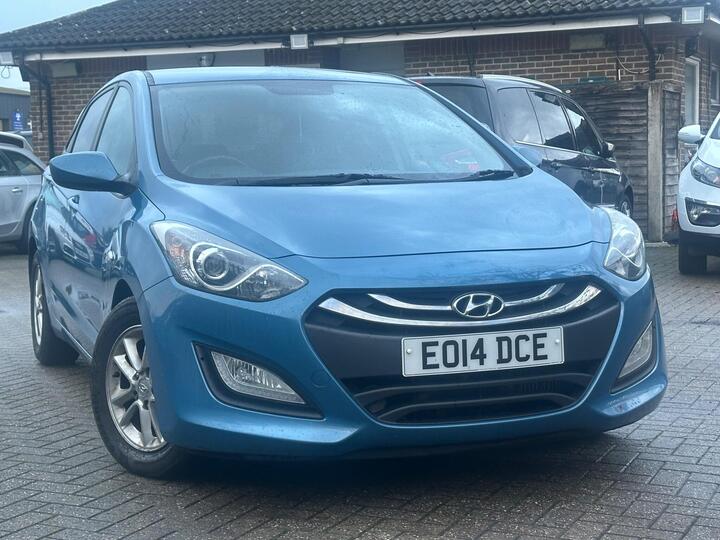 Hyundai I30 1.6 CRDi Blue Drive Active Euro 5 (s/s) 5dr Hyundai I30 1.6 CRDi Blue Drive Active Euro 5 (s/s) 5dr