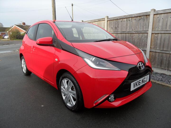 Toyota AYGO 1.0 VVT-i X-pression Euro 6 5dr