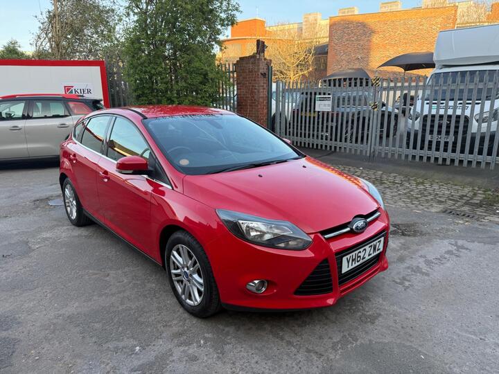 Ford Focus 1.0T EcoBoost Titanium Euro 5 (s/s) 5dr