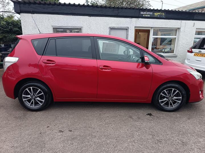 Toyota Verso 1.6 D-4D Icon Euro 5 (s/s) 5dr Toyota Verso 1.6 D-4D Icon Euro 5 (s/s) 5dr