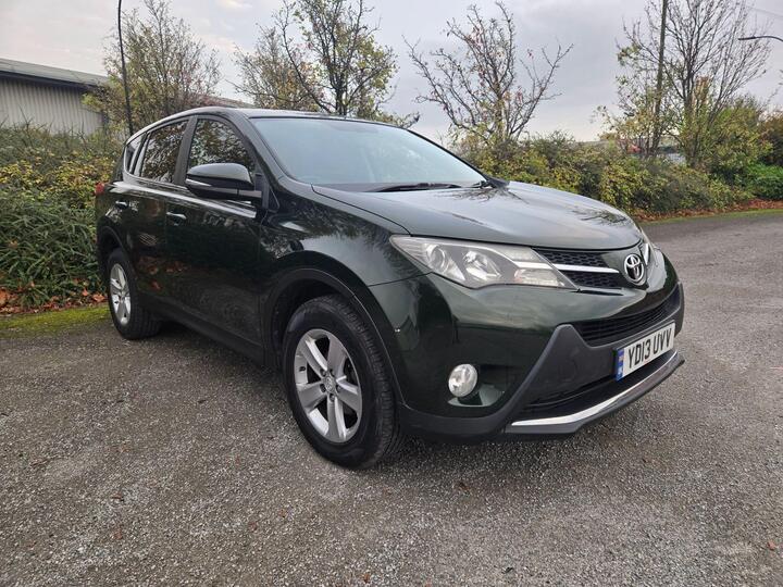Toyota RAV4 2.0 D-4D Icon 2WD Euro 5 (s/s) 5dr Toyota RAV4 2.0 D-4D Icon 2WD Euro 5 (s/s) 5dr