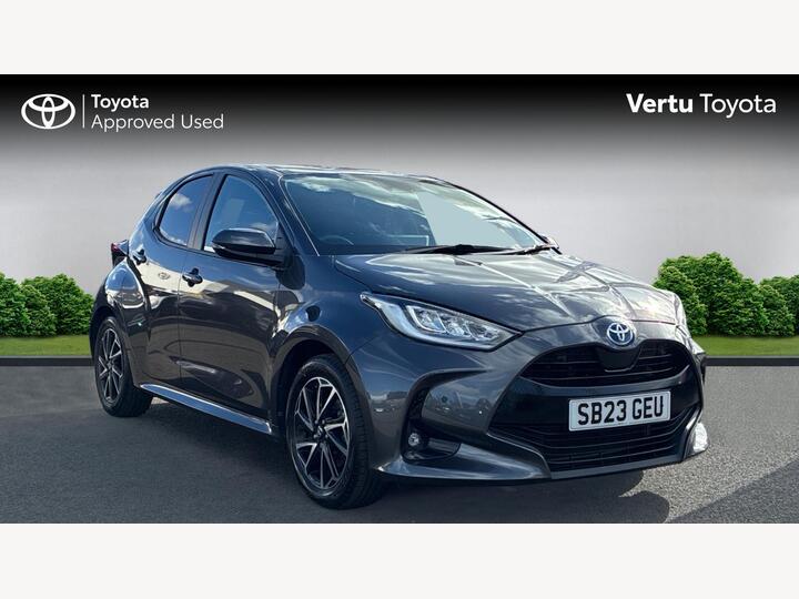 Toyota Yaris 1.5 VVT-h Design E-CVT Euro 6 (s/s) 5dr