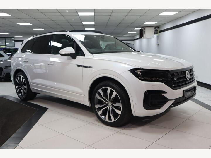 Volkswagen TOUAREG 3.0 TDI V6 R-Line Tech Tiptronic 4Motion Euro 6 (s/s) 5dr Volkswagen TOUAREG 3.0 TDI V6 R-Line Tech Tiptronic 4Motion Euro 6 (s/s) 5dr