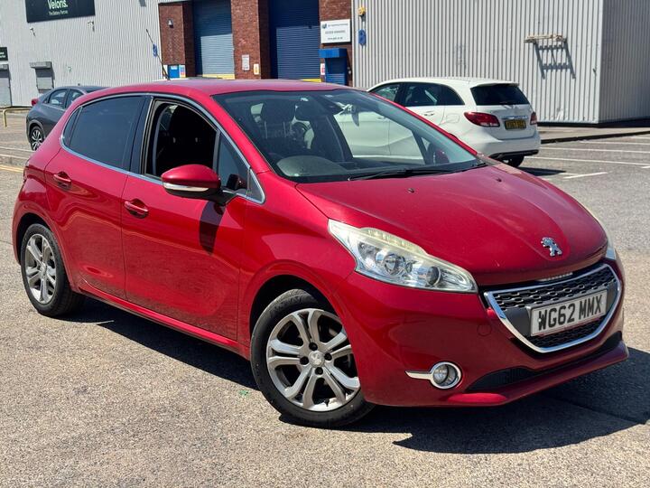 Peugeot 208 1.2 VTi Allure Euro 5 5dr
