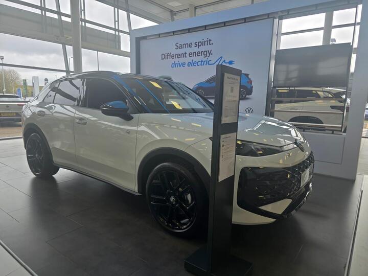 Volkswagen T-Roc 1.5 ETSI MHEV R-Line DSG Euro 6 (s/s) 5dr