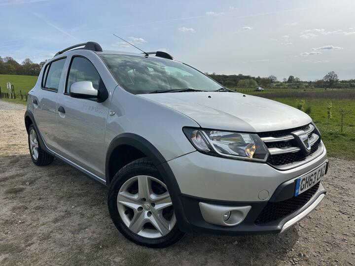 Dacia Sandero Stepway 0.9 TCe Laureate Euro 5 5dr