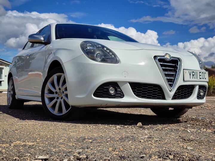 Alfa Romeo Giulietta 1.4 TB Veloce Euro 5 (s/s) 5dr Alfa Romeo Giulietta 1.4 TB Veloce Euro 5 (s/s) 5dr