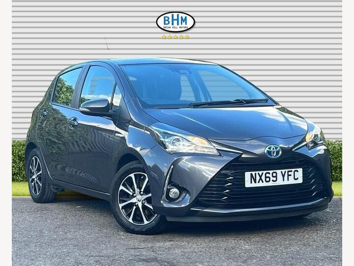 Toyota YARIS 1.5 VVT-h Icon Tech E-CVT Euro 6 (s/s) 5dr