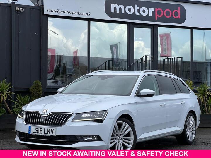 Skoda SUPERB 2.0 TDI SE L Executive DSG Auto 6Spd Euro 6 (s/s) 5dr Skoda SUPERB 2.0 TDI SE L Executive DSG Auto 6Spd Euro 6 (s/s) 5dr