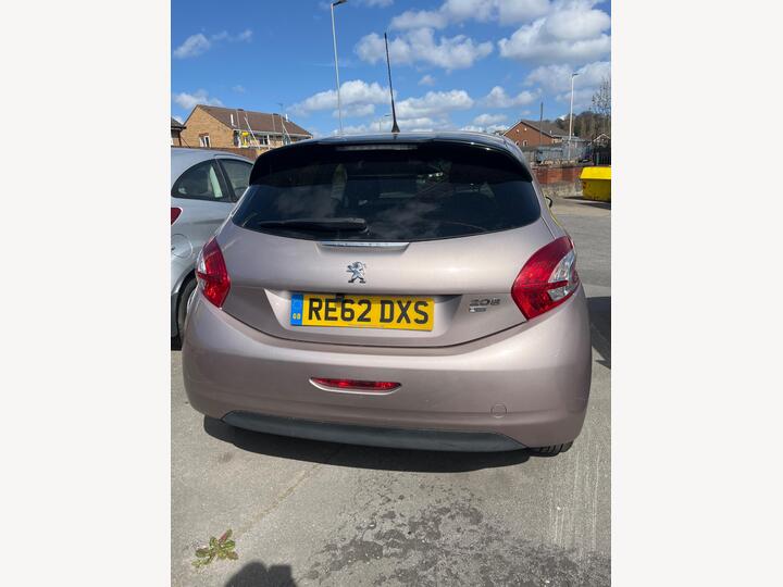 Peugeot 208 1.4 E-HDi Allure EGC Euro 5 (s/s) 5dr