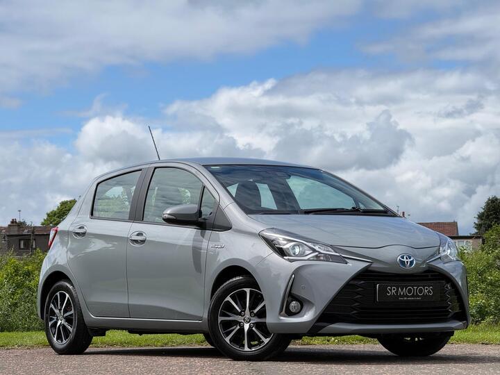 Toyota Yaris 1.5 VVT-h Icon Tech E-CVT Euro 6 (s/s) 5dr