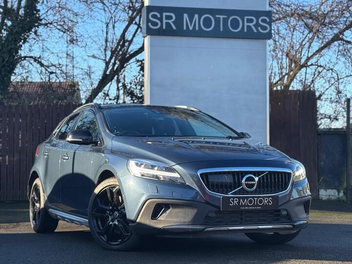 Volvo V40 Cross Country 2.0 D3 Pro Euro 6 (s/s) 5dr Volvo V40 Cross Country 2.0 D3 Pro Euro 6 (s/s) 5dr