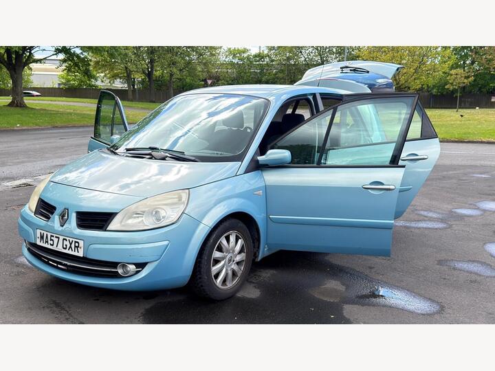 Renault Scenic 1.6 VVT Dynamique 5dr