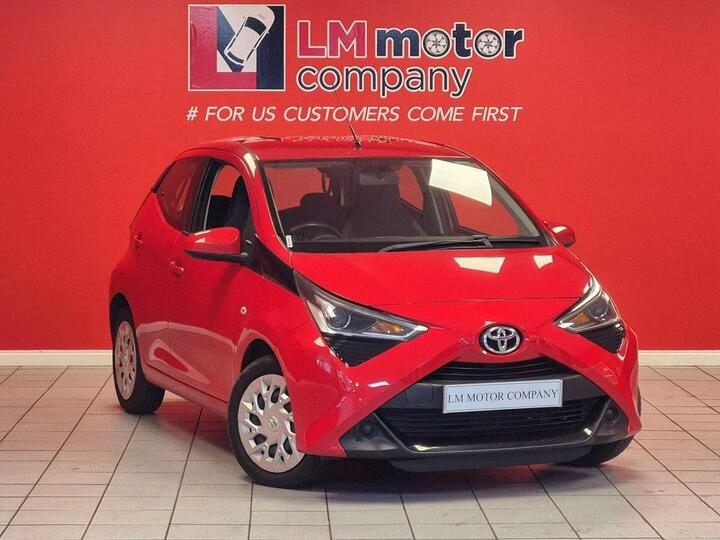 Toyota AYGO 1.0 VVT-i X-play Euro 6 5dr Toyota AYGO 1.0 VVT-i X-play Euro 6 5dr