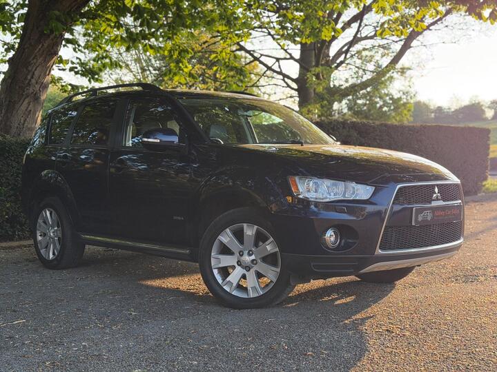 Mitsubishi Outlander 2.2 DI-D GX4 SST 4WD Euro 5 5dr Mitsubishi Outlander 2.2 DI-D GX4 SST 4WD Euro 5 5dr
