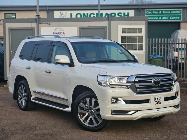 Toyota Land Cruiser ZX V8 Petrol 8 Seater Euro 6 Toyota Land Cruiser ZX V8 Petrol 8 Seater Euro 6