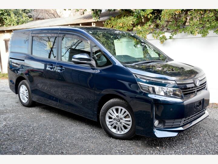 Toyota Voxy 2.0 V Edition - Service History - Ulez