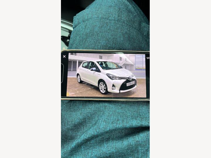 Toyota Yaris 1.5 VVT-h Excel E-CVT Euro 6 5dr (15in Alloy)