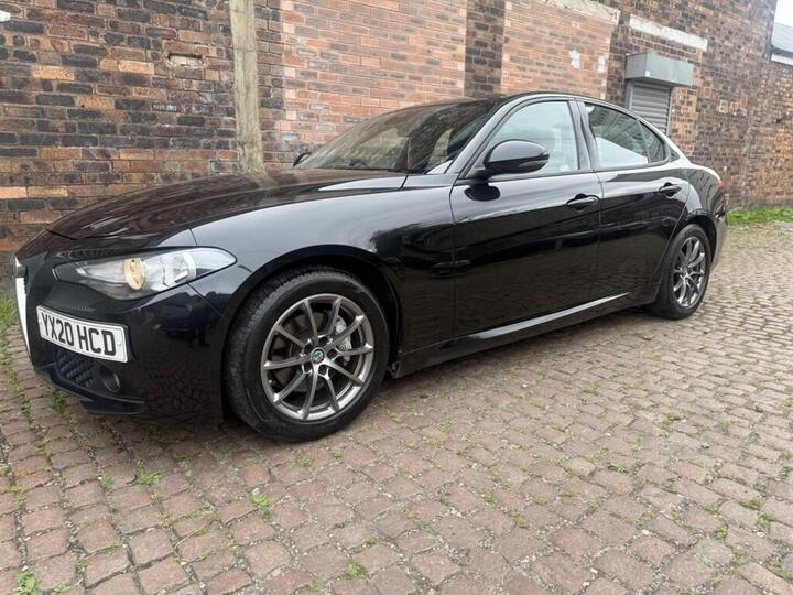 Alfa Romeo Giulia 2.2 TD Super Auto Euro 6 (s/s) 4dr Alfa Romeo Giulia 2.2 TD Super Auto Euro 6 (s/s) 4dr