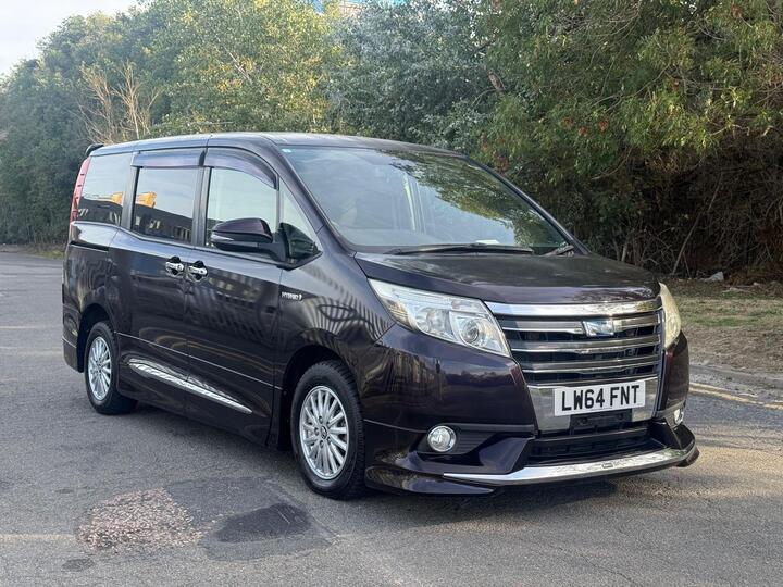 Toyota Noah N/A