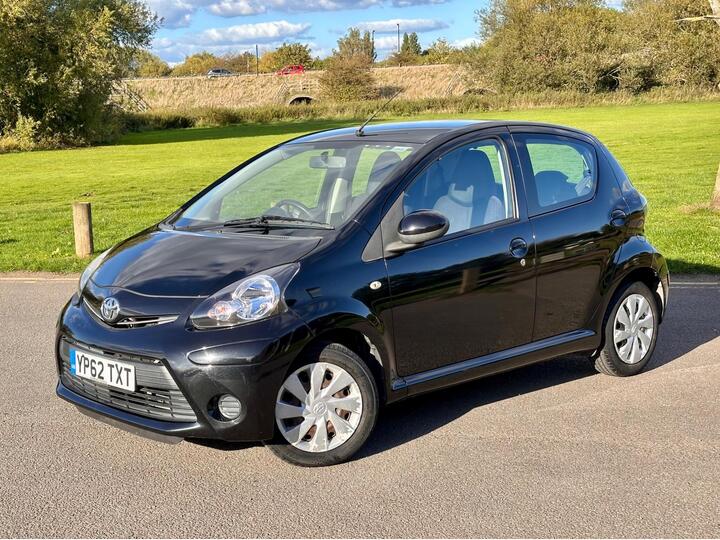 Toyota AYGO 1.0 VVT-i Ice Euro 5 5dr Toyota AYGO 1.0 VVT-i Ice Euro 5 5dr