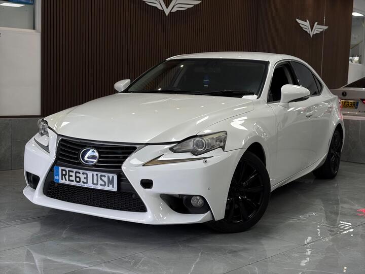 Lexus IS 2.5 300h Luxury E-CVT Euro 5 (s/s) 4dr