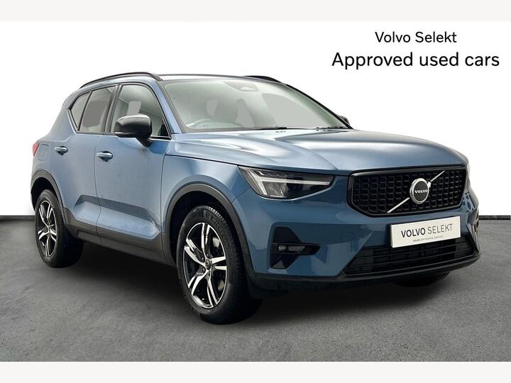 Volvo XC40 2.0 B3 MHEV Plus Dark DCT Auto Euro 6 (s/s) 5dr