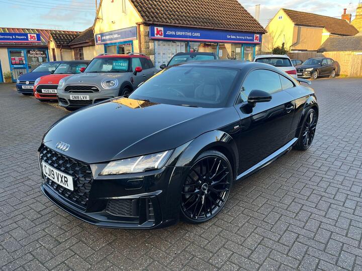 Audi TT 2.0 TFSI 40 Black Edition S Tronic Euro 6 (s/s) 3dr