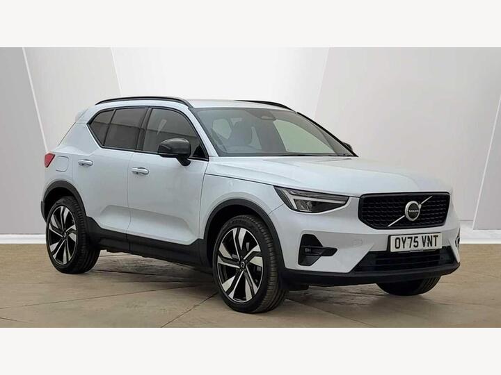Volvo XC40 2.0 B4 MHEV Plus Dark DCT Auto Euro 6 (s/s) 5dr