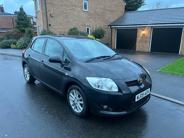 Toyota Auris 1.6 VVT-i TR 5dr Toyota Auris 1.6 VVT-i TR 5dr