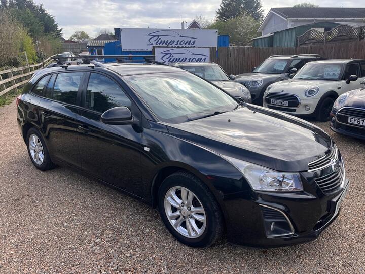 Chevrolet Cruze 1.7 VCDi LT Euro 5 (s/s) 5dr Chevrolet Cruze 1.7 VCDi LT Euro 5 (s/s) 5dr
