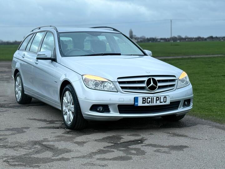 Mercedes-Benz C Class 1.8 C180 BlueEfficiency Executive SE Auto Euro 5 5dr
