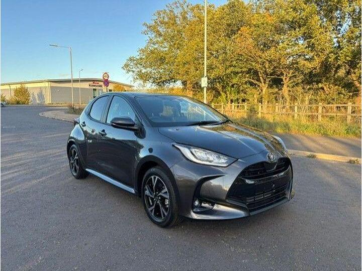 Toyota Yaris 1.5 VVT-h Design E-CVT Euro 6 (s/s) 5dr