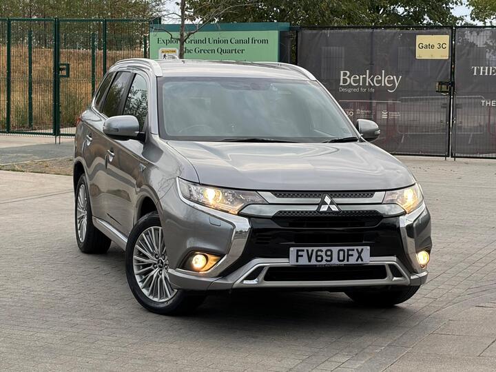 Mitsubishi Outlander 2.4h TwinMotor 13.8kWh Dynamic CVT 4WD Euro 6 (s/s) 5dr