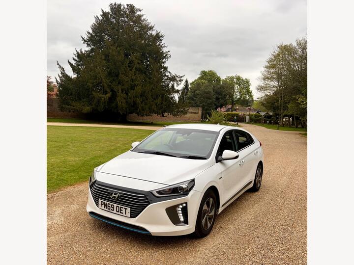Hyundai IONIQ 1.6 H-GDi Premium DCT Euro 6 (s/s) 5dr Hyundai IONIQ 1.6 H-GDi Premium DCT Euro 6 (s/s) 5dr