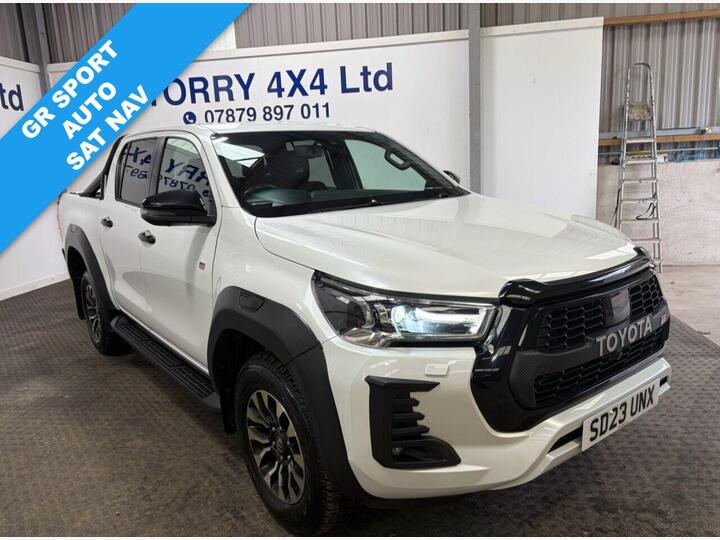 Toyota HILUX 2.8 D-4D GR SPORT Auto 4WD Euro 6 (s/s) 4dr