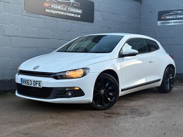 Volkswagen Scirocco 2.0 TDI BlueMotion Tech GT Euro 5 (s/s) 3dr (Leather, Nav) Volkswagen Scirocco 2.0 TDI BlueMotion Tech GT Euro 5 (s/s) 3dr (Leather, Nav)