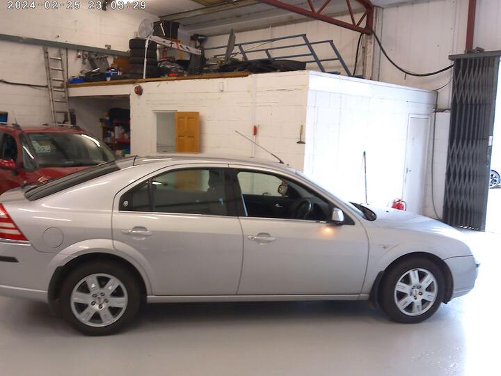 Ford Mondeo 2.0 Ghia 5dr