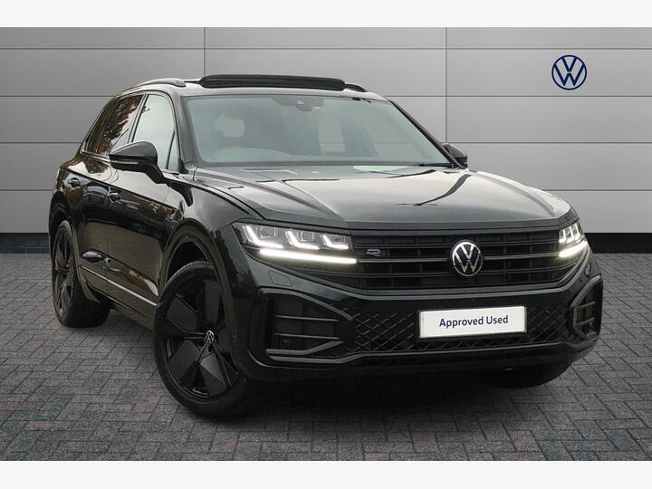 Volkswagen Touareg 3.0 TDI V6 Black Edition Tiptronic 4Motion Euro 6 (s/s) 5dr Volkswagen Touareg 3.0 TDI V6 Black Edition Tiptronic 4Motion Euro 6 (s/s) 5dr