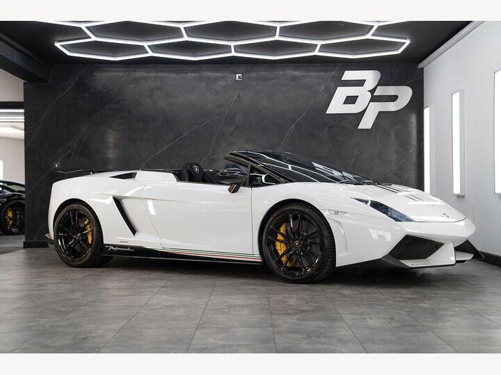Lamborghini Gallardo 5.2 V10 LP 560-4 Performante Spyder 5.2 V10 LP 560-4 Spyder EGear 4WD Euro 5 2dr Lamborghini Gallardo 5.2 V10 LP 560-4 Performante Spyder 5.2 V10 LP 560-4 Spyder EGear 4WD Euro 5 2dr