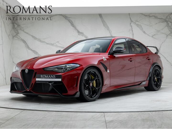 Alfa Romeo Giulia 2.9 V6 Bi-Turbo Quadrifoglio Auto Euro 6 (s/s) 4dr Alfa Romeo Giulia 2.9 V6 Bi-Turbo Quadrifoglio Auto Euro 6 (s/s) 4dr