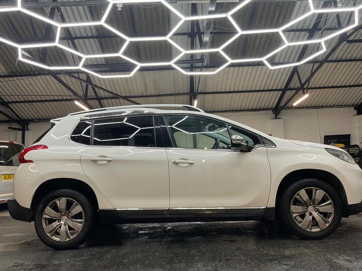 Peugeot 2008 1.2 VTi PureTech Allure Euro 5 5dr