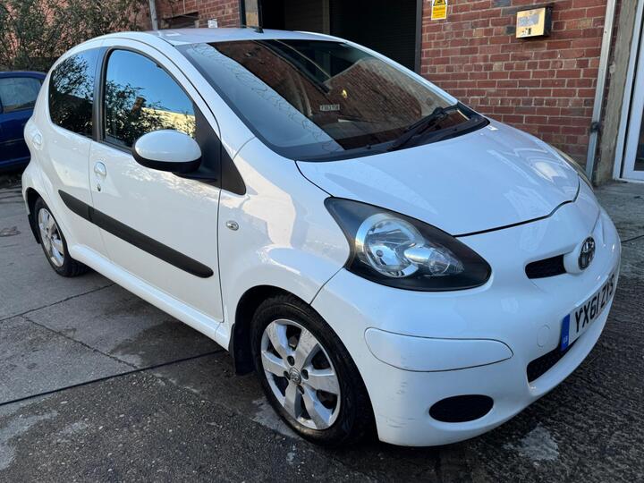 Toyota AYGO 1.0 VVT-i Go MultiMode Euro 5 5dr (AC) Toyota AYGO 1.0 VVT-i Go MultiMode Euro 5 5dr (AC)