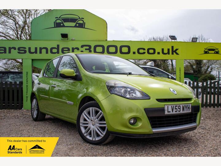 Renault CLIO 1.6 VVT Initiale TomTom Auto Euro 4 5dr Renault CLIO 1.6 VVT Initiale TomTom Auto Euro 4 5dr