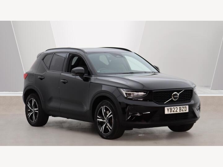 Volvo XC40 2.0 B3 MHEV Plus Dark DCT Auto Euro 6 (s/s) 5dr