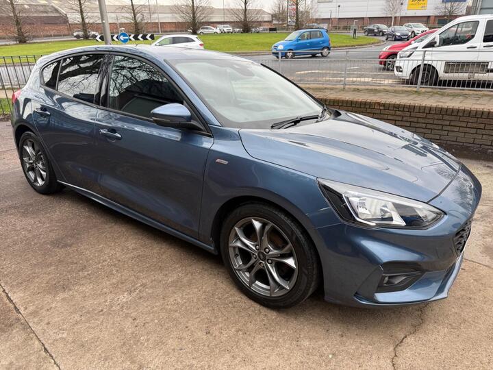 Ford Focus 1.0T EcoBoost ST-Line Euro 6 (s/s) 5dr