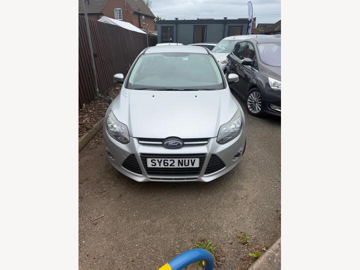 Ford Focus 1.0T EcoBoost Zetec Euro 5 (s/s) 5dr