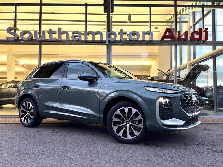 Audi Q3 1.5 TFSI S Line S Tronic Euro 6 (s/s) 5dr