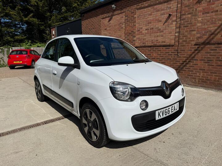 Renault Twingo 1.0 SCe Play Euro 6 5dr Renault Twingo 1.0 SCe Play Euro 6 5dr